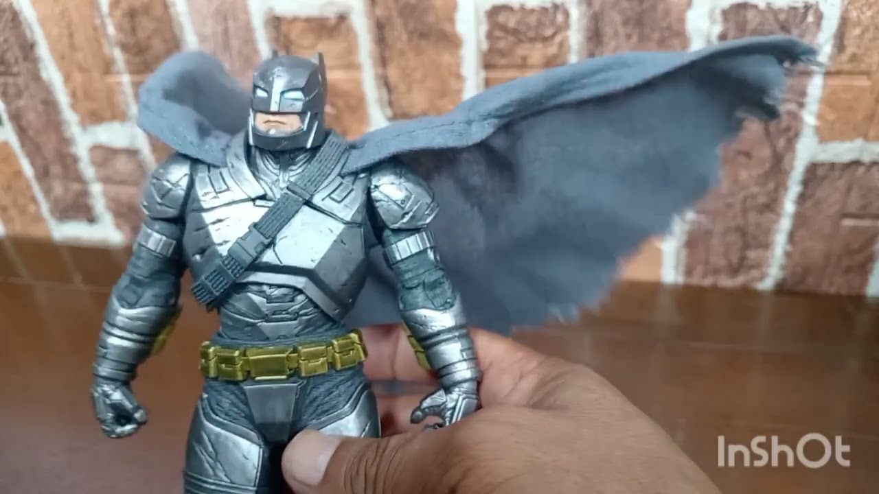 UNBOXING BATMAN ARMOR SUIT (BATMAN VS  SUPERMAN)