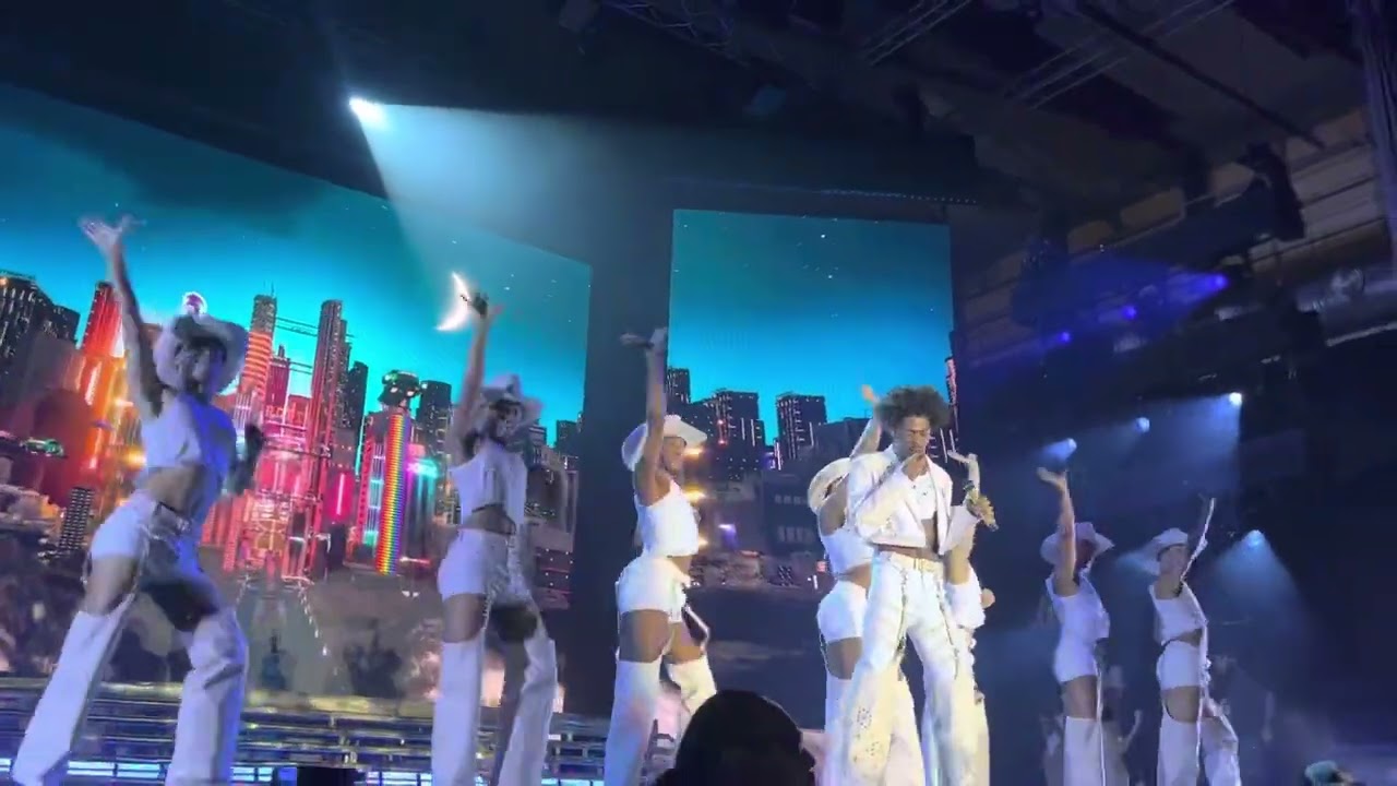 Lil Nas X - Old Town Road Mashup - Barcelona 17/11 (Front Row)