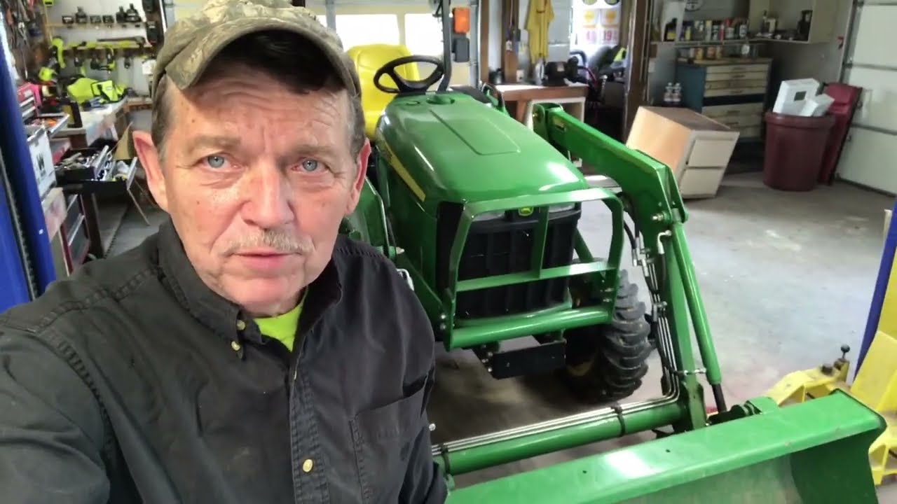 John Deere 3025e Oil Change.   @CREEKVIEW ACRES