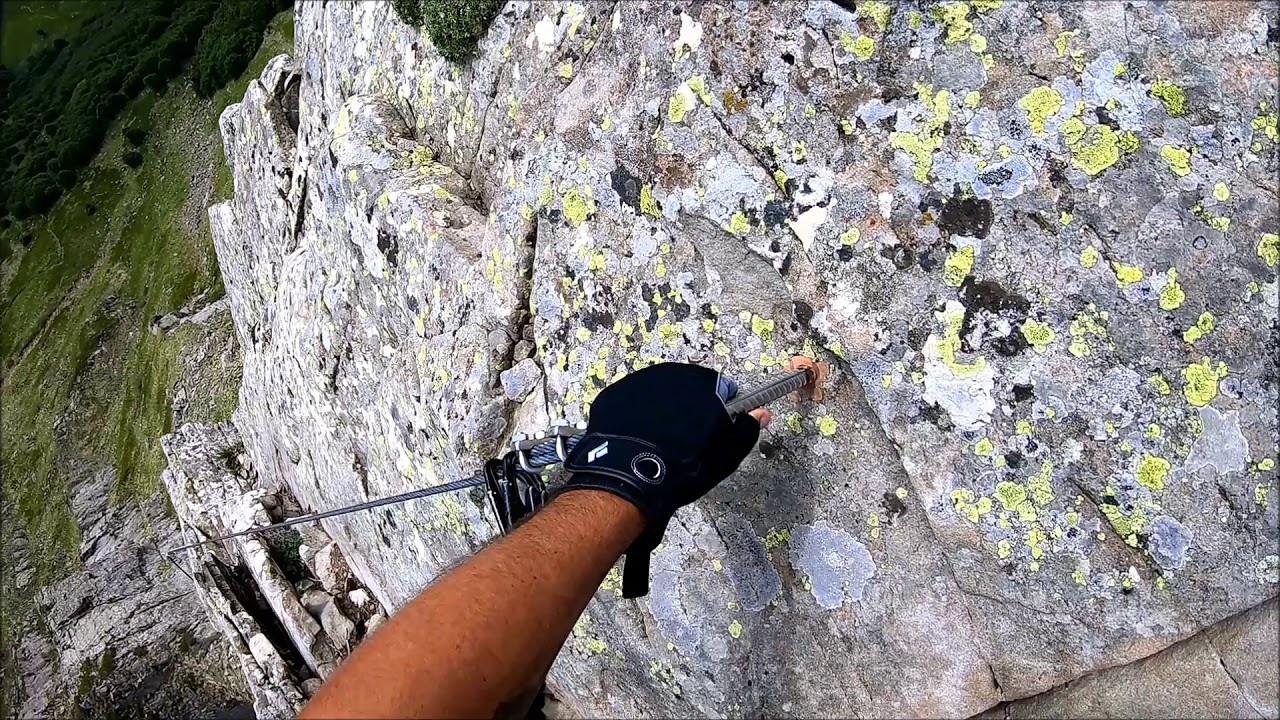 Dal Passo del Cerreto all'Alpe di Succiso passando dalla ferrata del Monte Alto