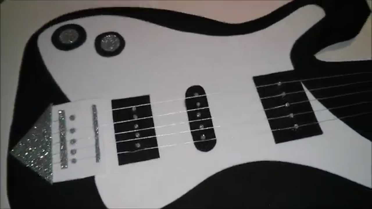 Guitarra de carton y foami