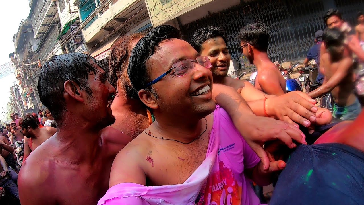 Allahabad Holi 2022 @MrMrsGaurav ||Kapde fad diye bhai logo ne