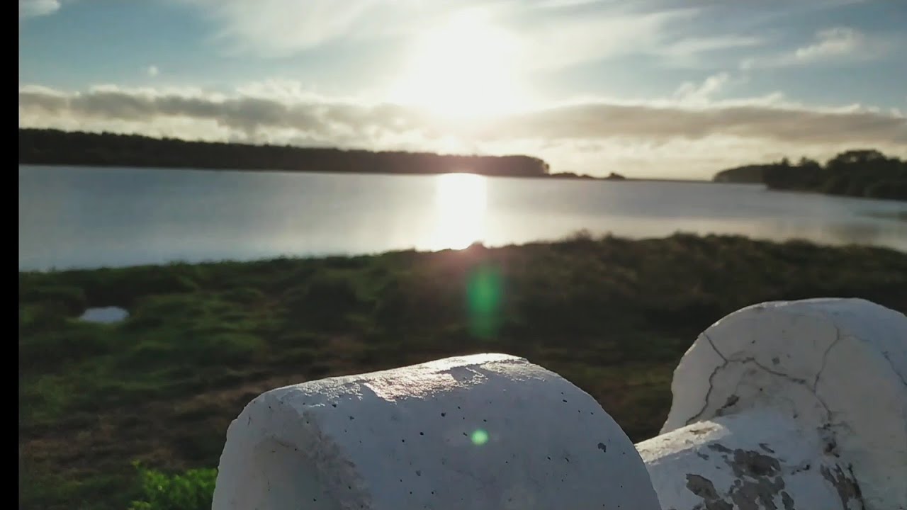 Today i felt little depressed in the morning so stopped my bike and saw this morning sunshine