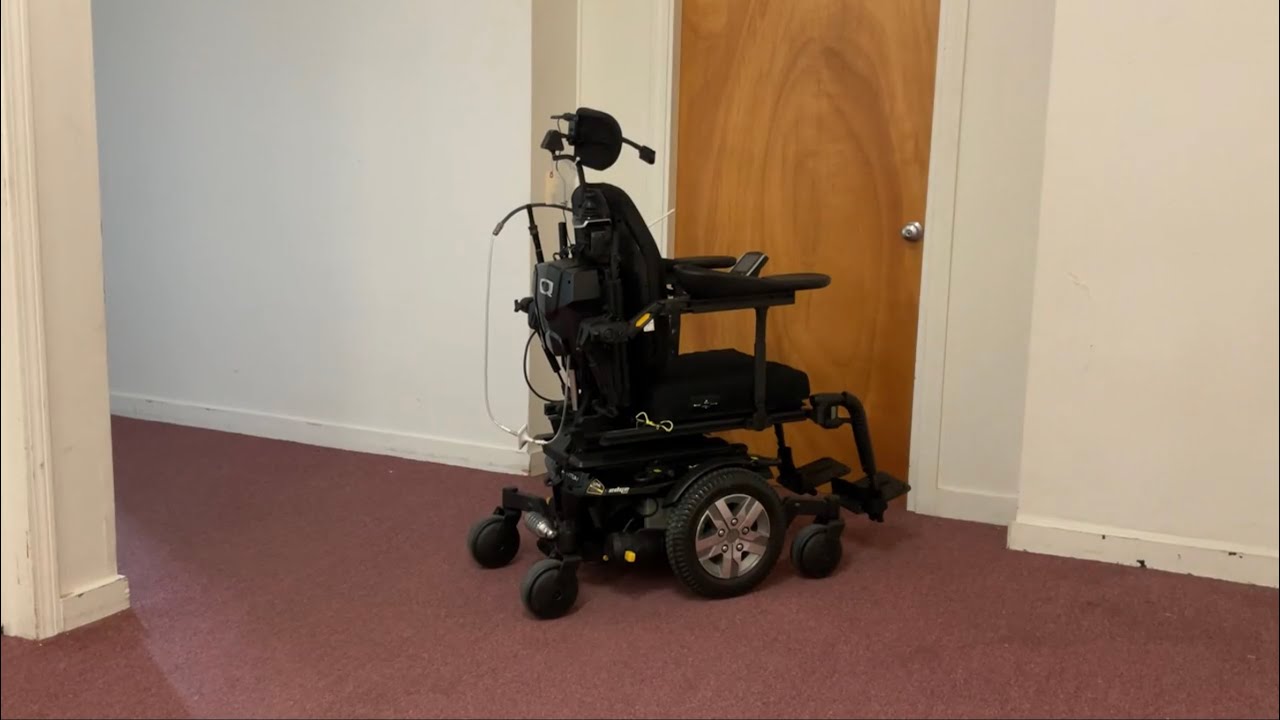 💨Mobility is a Breeze in this Pride Quantum Q6 Edge 2.0 Power Chair with Sip & Puff💨