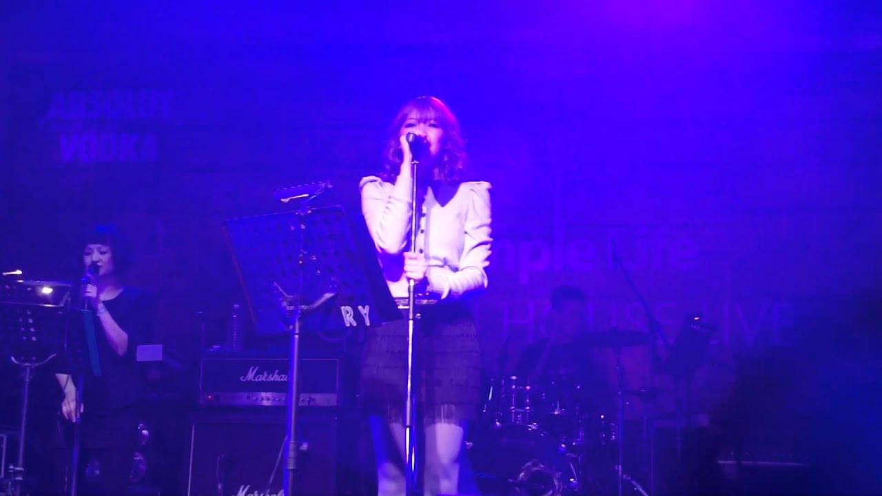2010.12.4. Olivia Ong @ Simple Life 簡單生活節 - I Feel The Earth Move & Private Eyes