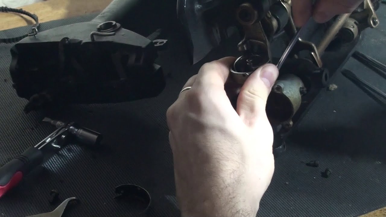 Vintage Singer 206K Restoration Part# 2: Underside Mechanism Disassembly, Cleaning & Reassembly