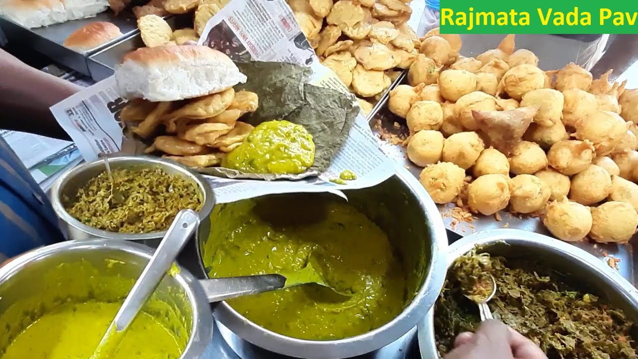 Famous Vada Pav in Thane Mumbai | Spicy Vada Pav @ 18 Rs Plate | Indian Street Food