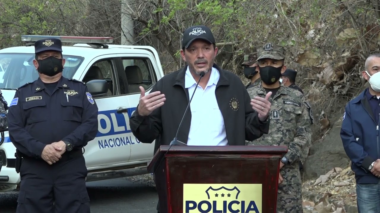 Más de 20 cuerpos encontrados en cementerio clandestino de Nuevo Cuscatlán