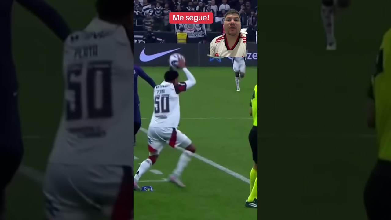 Corinthians reclamando da lateral que originou o gol do Flamengo 