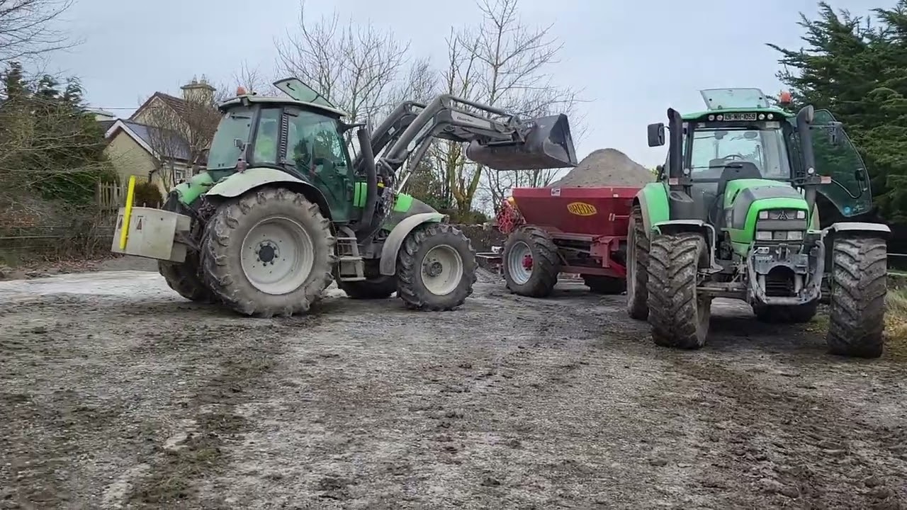 Lime spreading with Deutz tractors January 2023