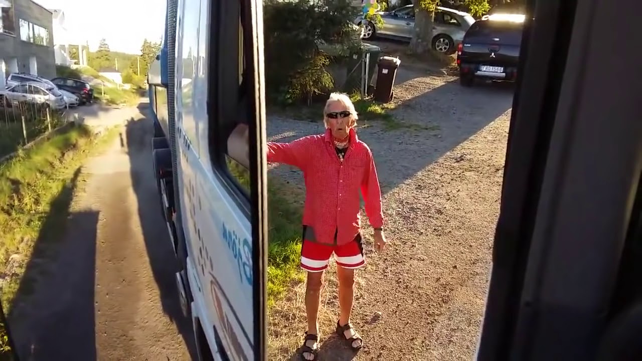Surkärring / Arg kvinna bråkar med lastbilschaffis