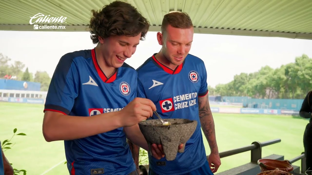 ¡ROBEGRILL Y CRUZ AZUL ENCIENDEN LA PARRILLA CALIENTE! 🚂🥩🔥