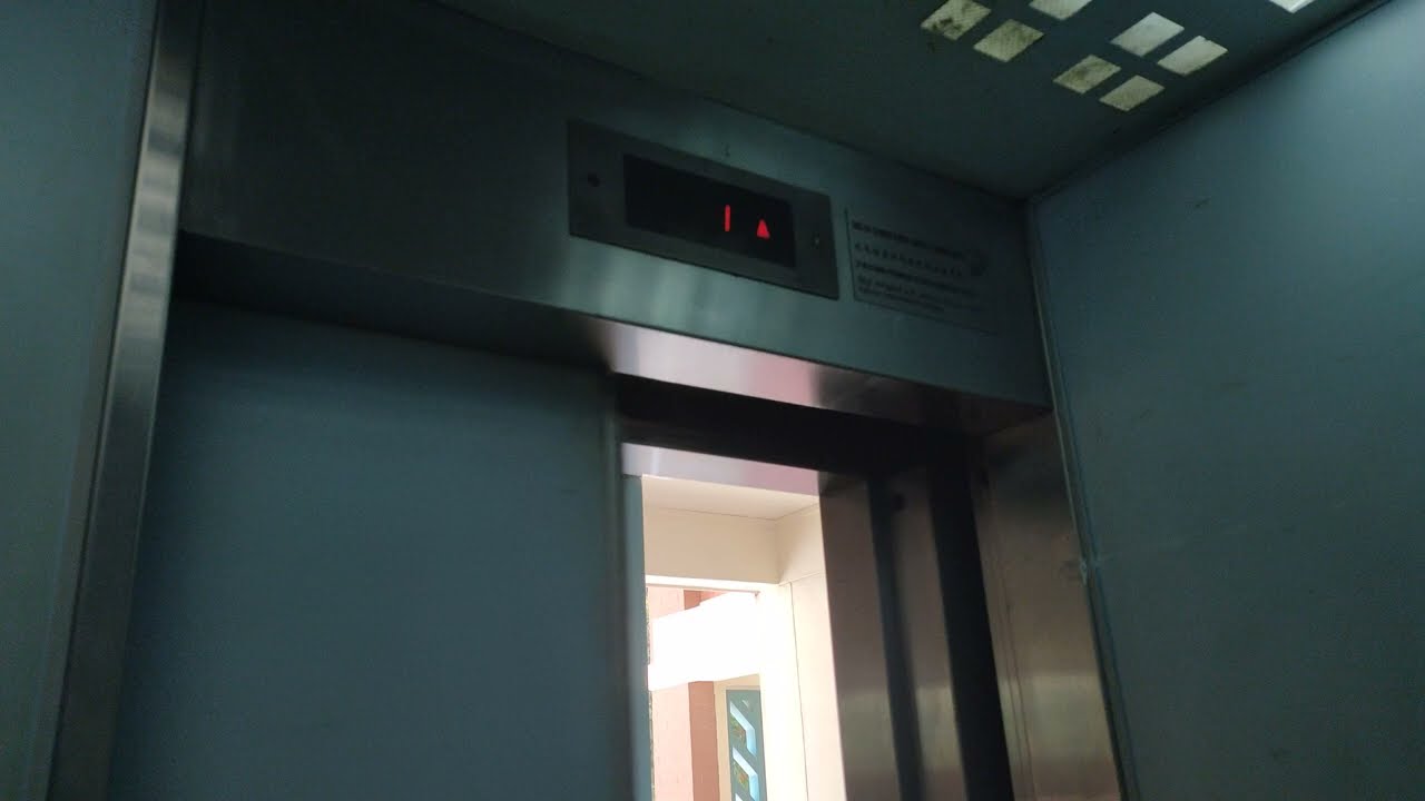 Blk 647 Jalan Tenaga HDB Fujitec Elevator