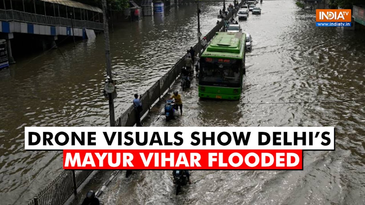 Delhi: Drone visuals show Mayur Vihar flooded due to rise in water level of Yamuna #indiatvnews
