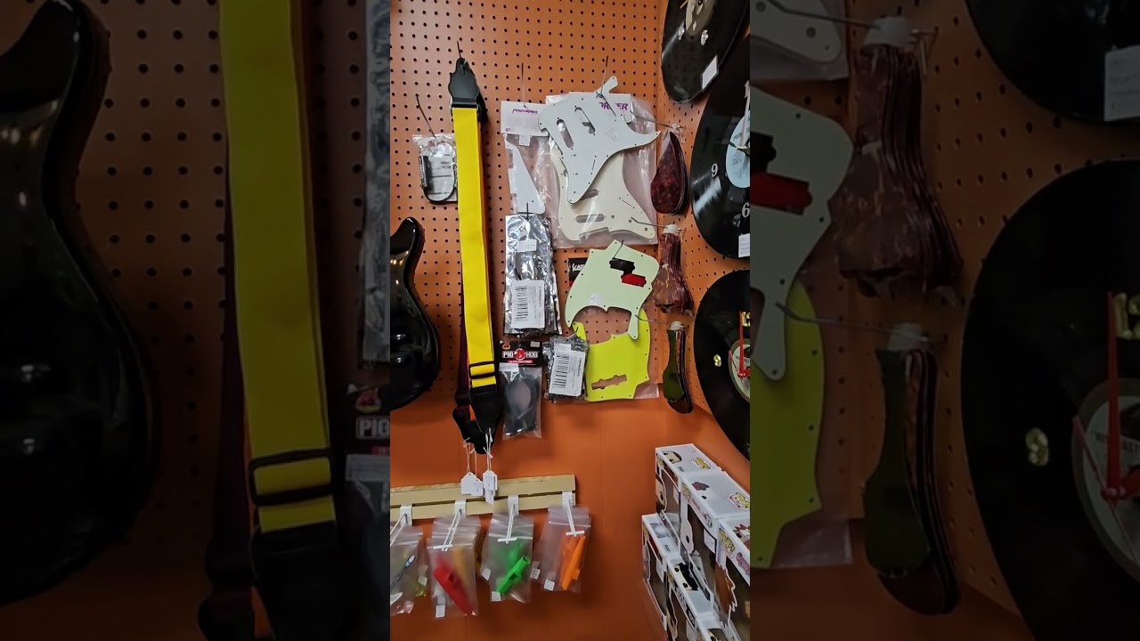 Новый магазин расположен в антикварном торговом центре Crafter's Emporium Antique Mall в Чаттануг...