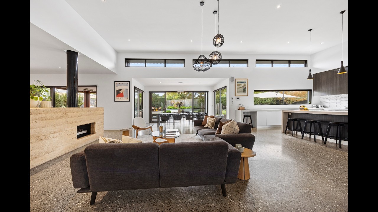 14 Tallis Drive, Mornington