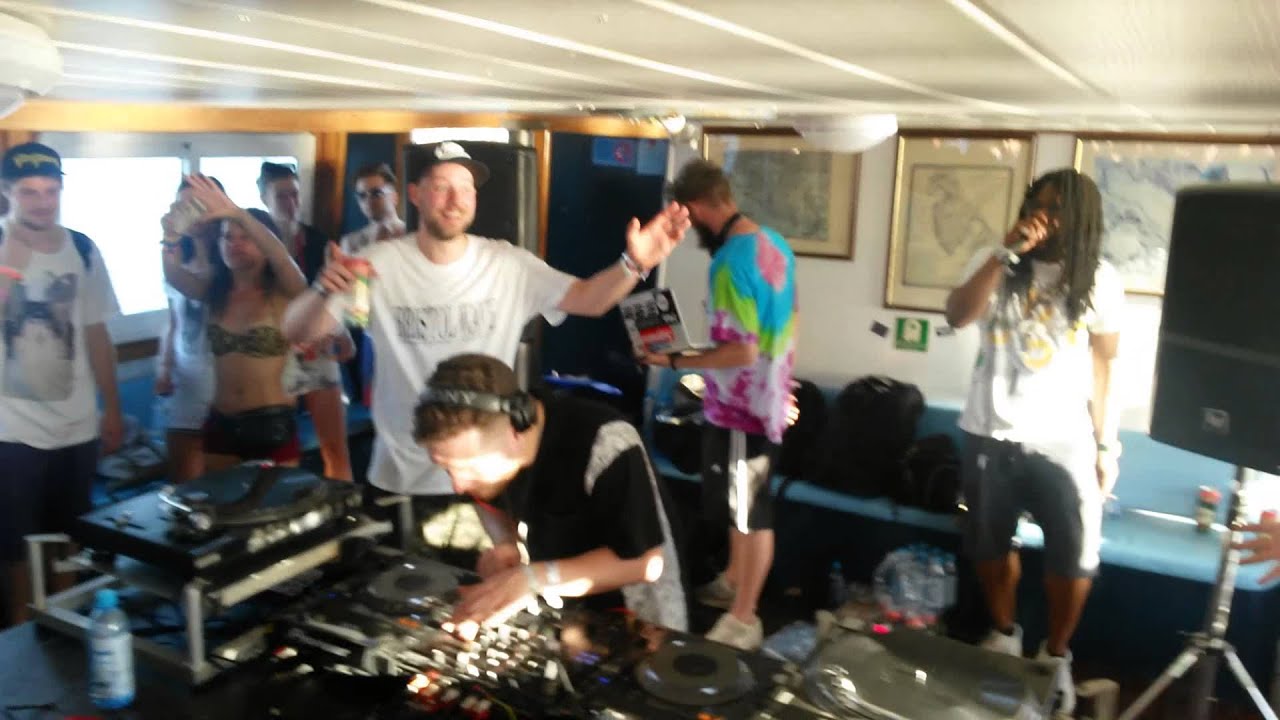 Kahn B2B Neek (Kahn - Dread (Gorgon Sound Version)) @ Outlook 2015 - Deep Medi Boat Party