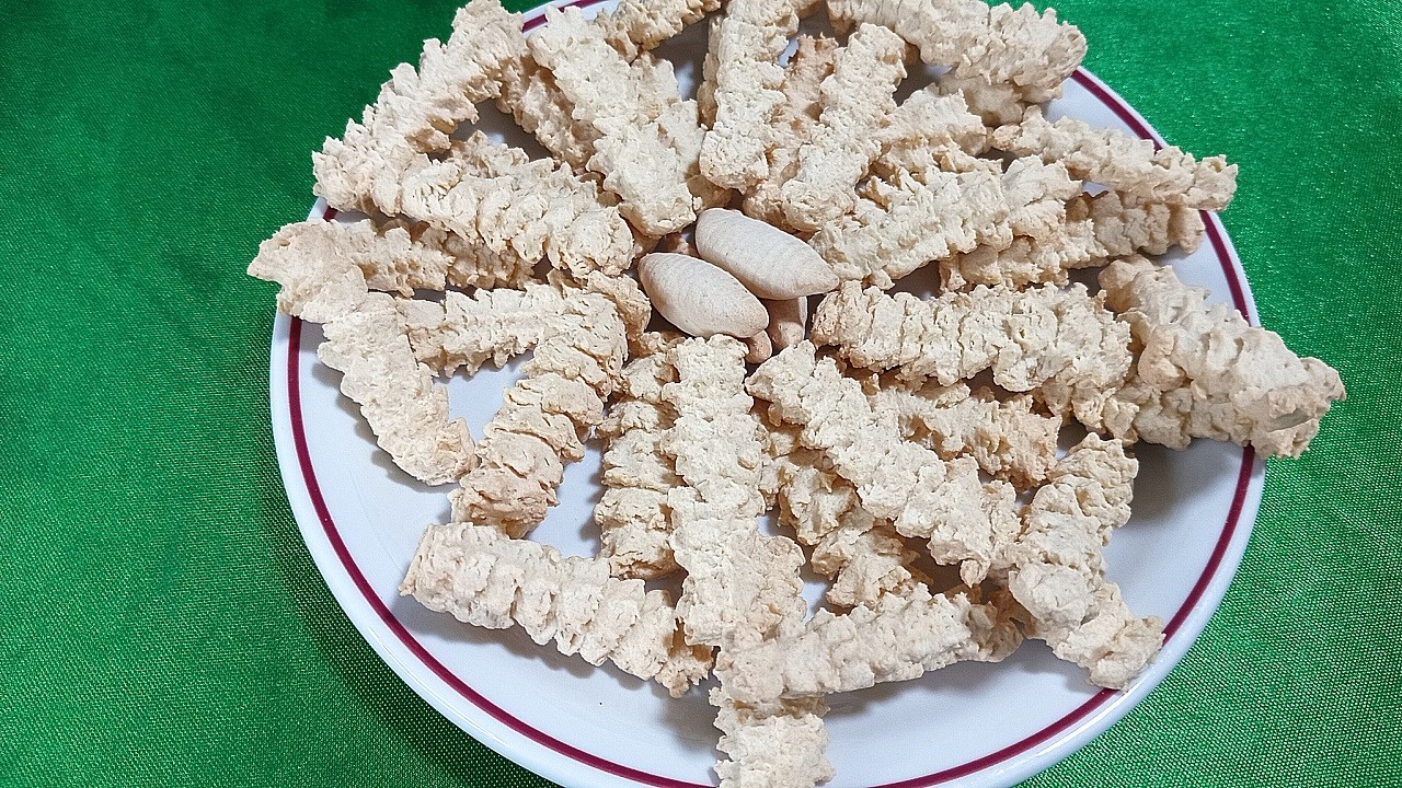 Cách làm bánh gai nướng thơm ngon giòn béo đơn giản tại nhà - trở về với tuổi thơ