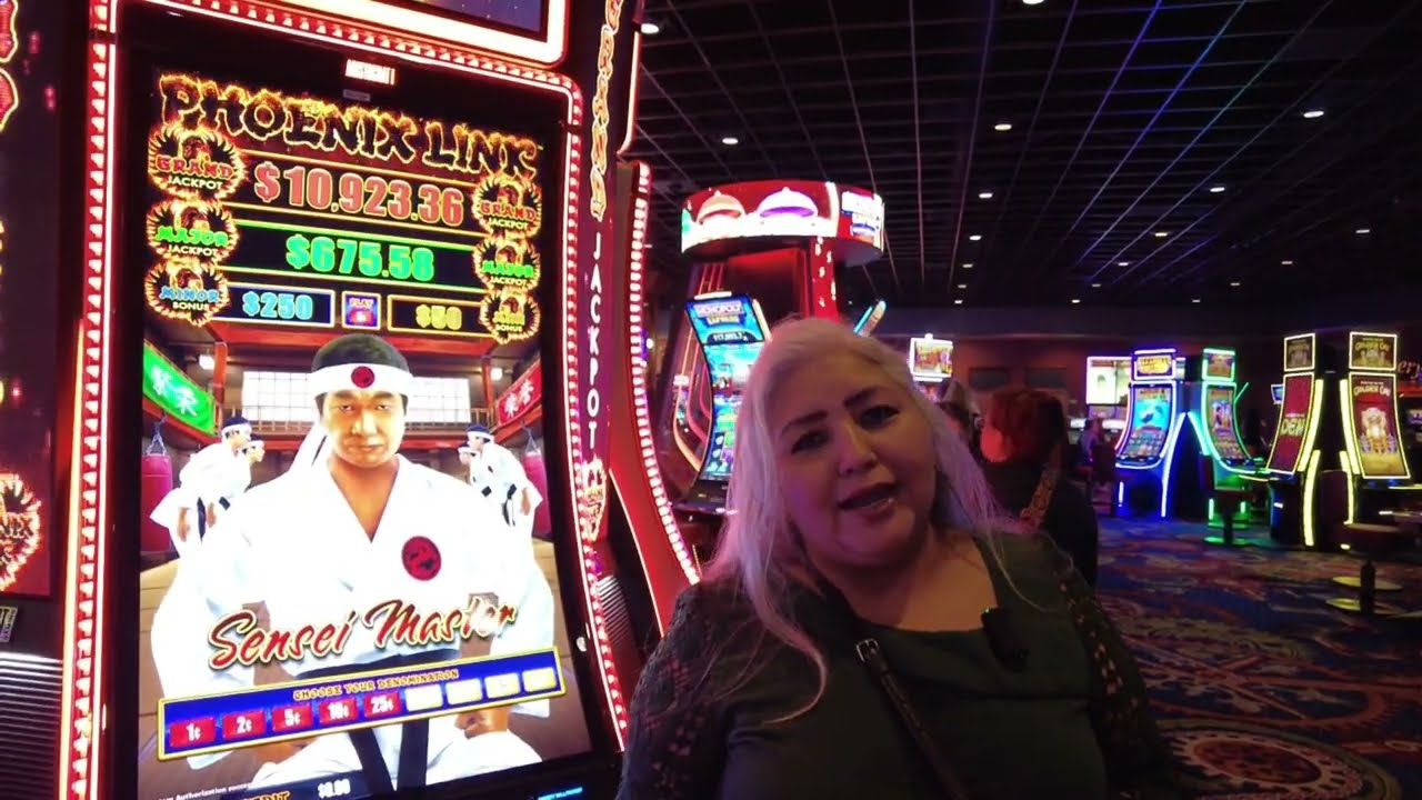 Jugando Phoenix link en el casino Cannery