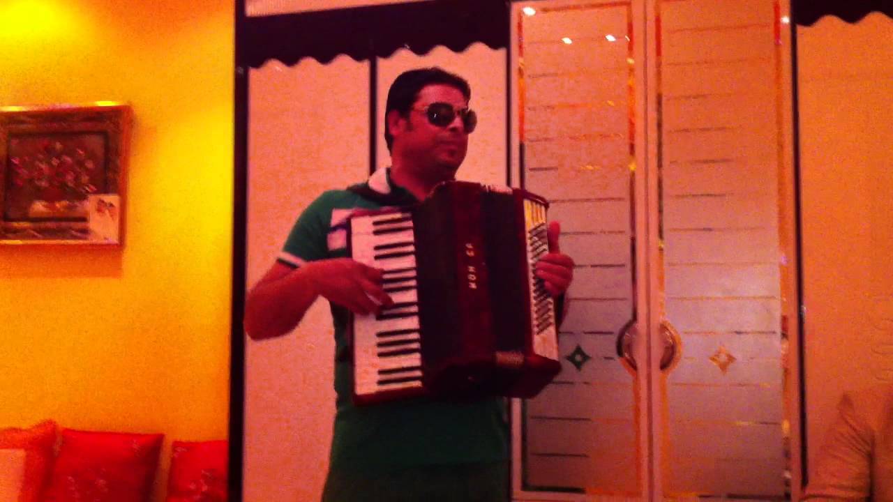 VARGHIR DE LA BARBULESTI - LA CARCIUMA DIN RASCRUCE 2012.MOV