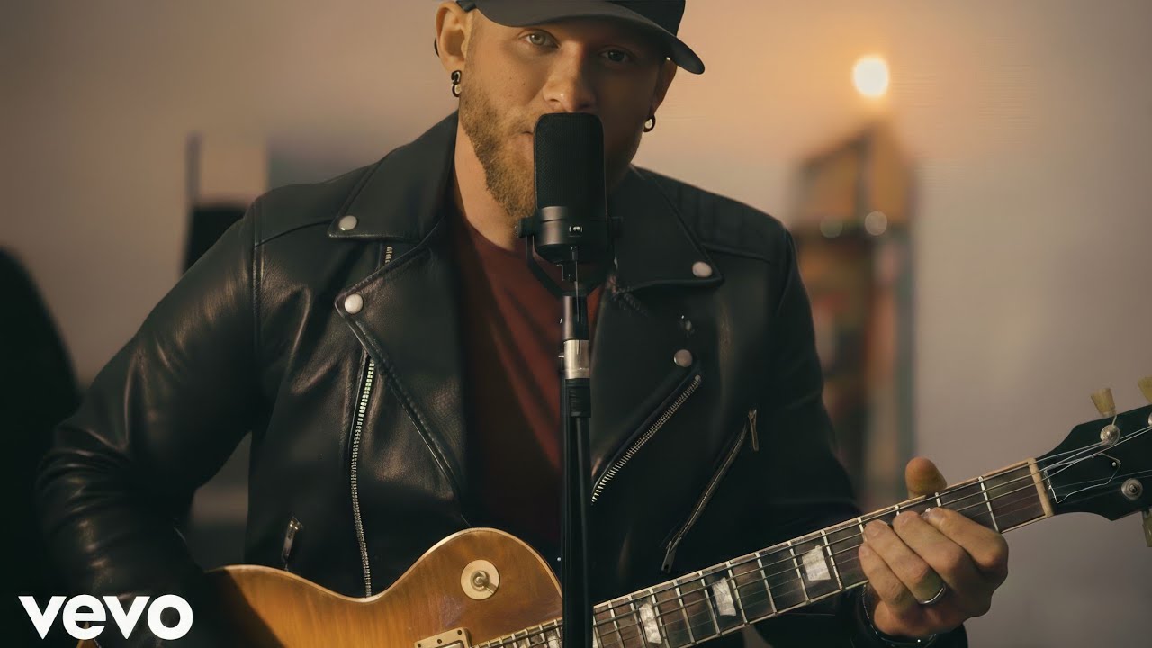 Backroad Love Story - Brantley Gilbert