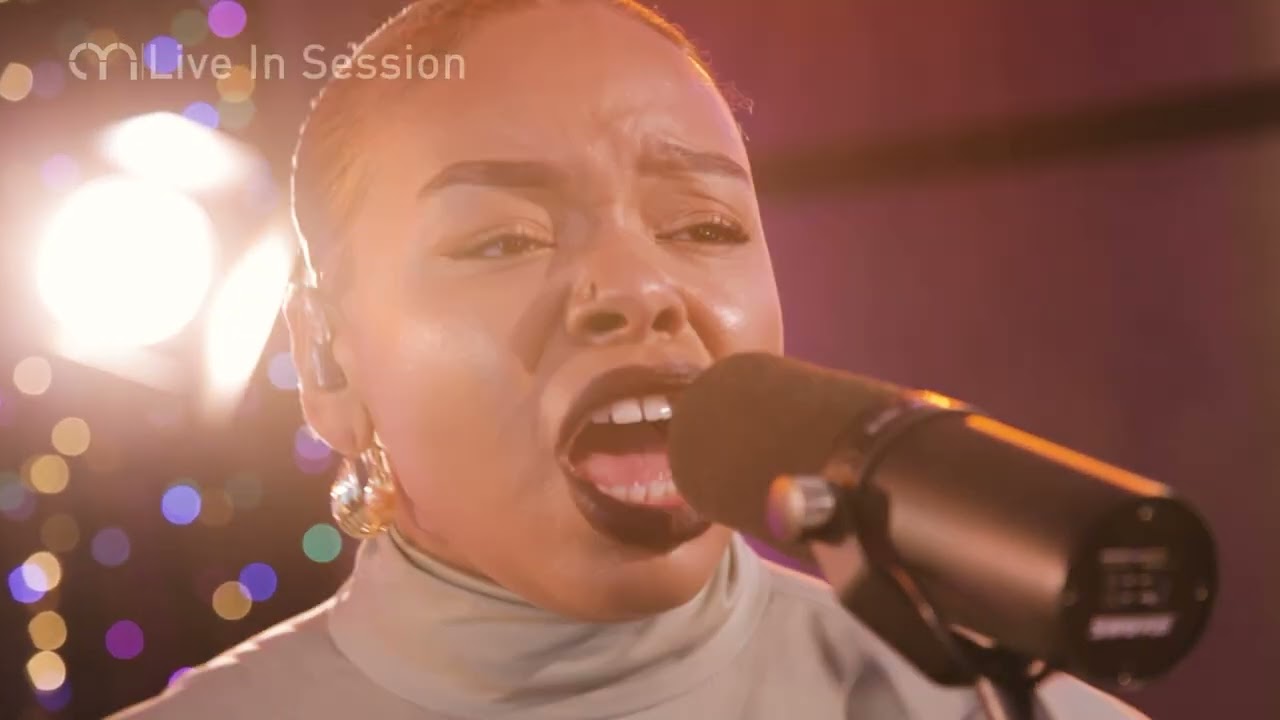 Funk The Revolution 'Finally' / CeCe Peniston (Cover) Live Wedding Band London - AliveNetwork.com
