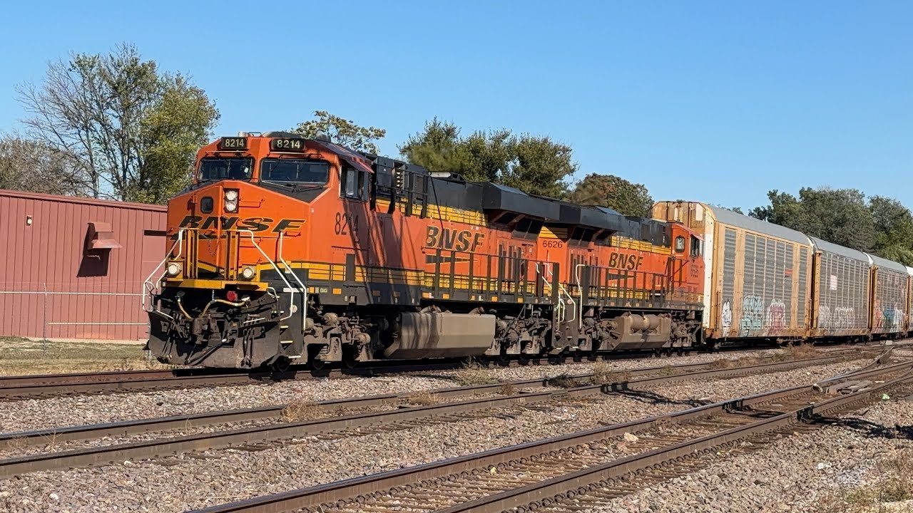 Westbound BNSF 8214 & 6626 in Galesburg IL