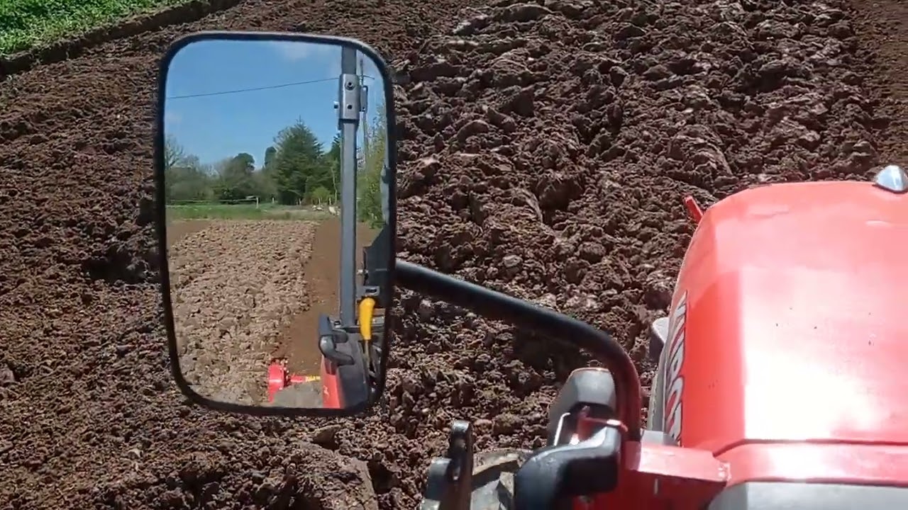 Micro tracteur KUBOTA B1181 + Rotavator Kubota RTZ 4512 fabrication kverneland