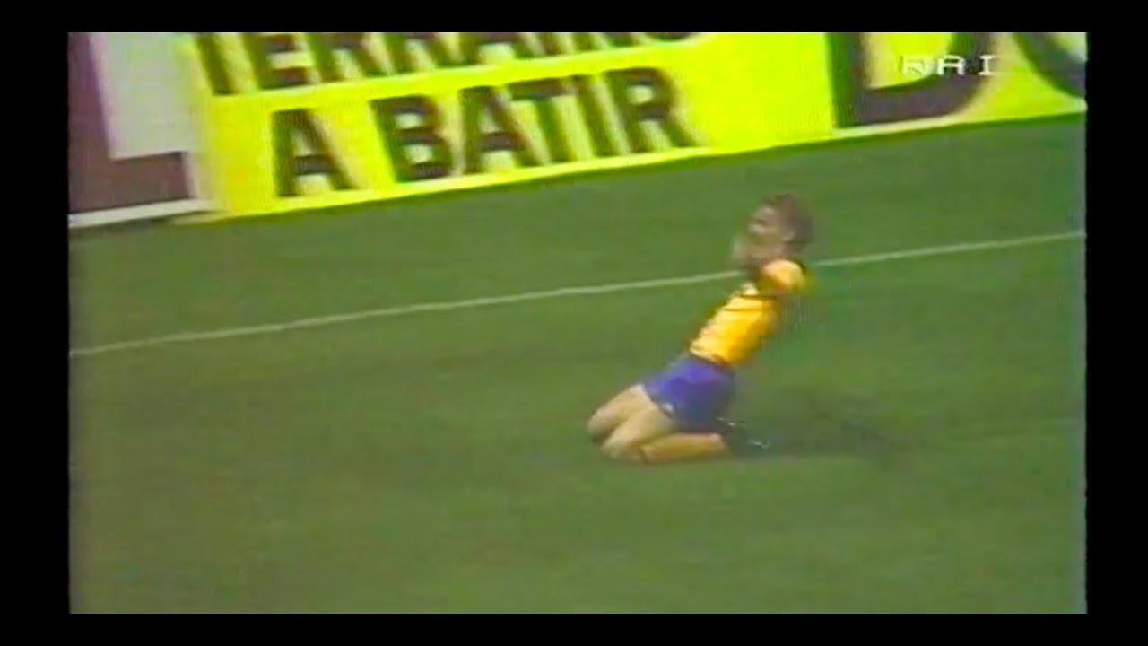 Zbigniew Boniek vs PSG. 1983/84 Cup Winner's Cup. All touches & actions