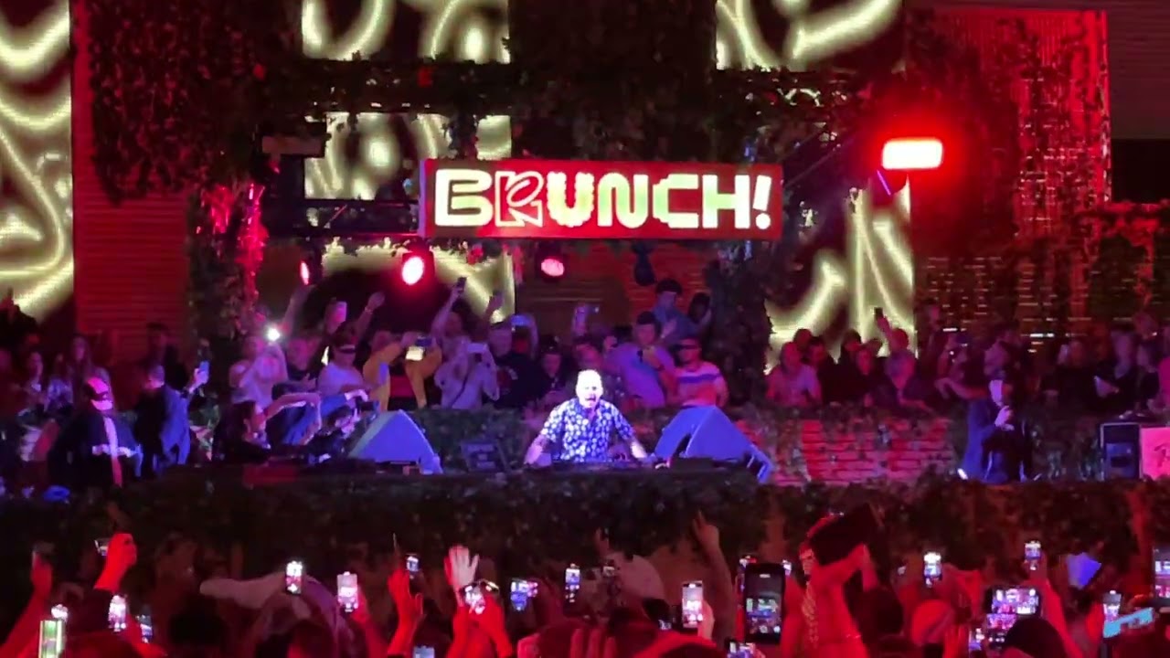 FATBOY SLIM INTRO @ BRUNCH ELECTRONIK ( MÁLAGA )