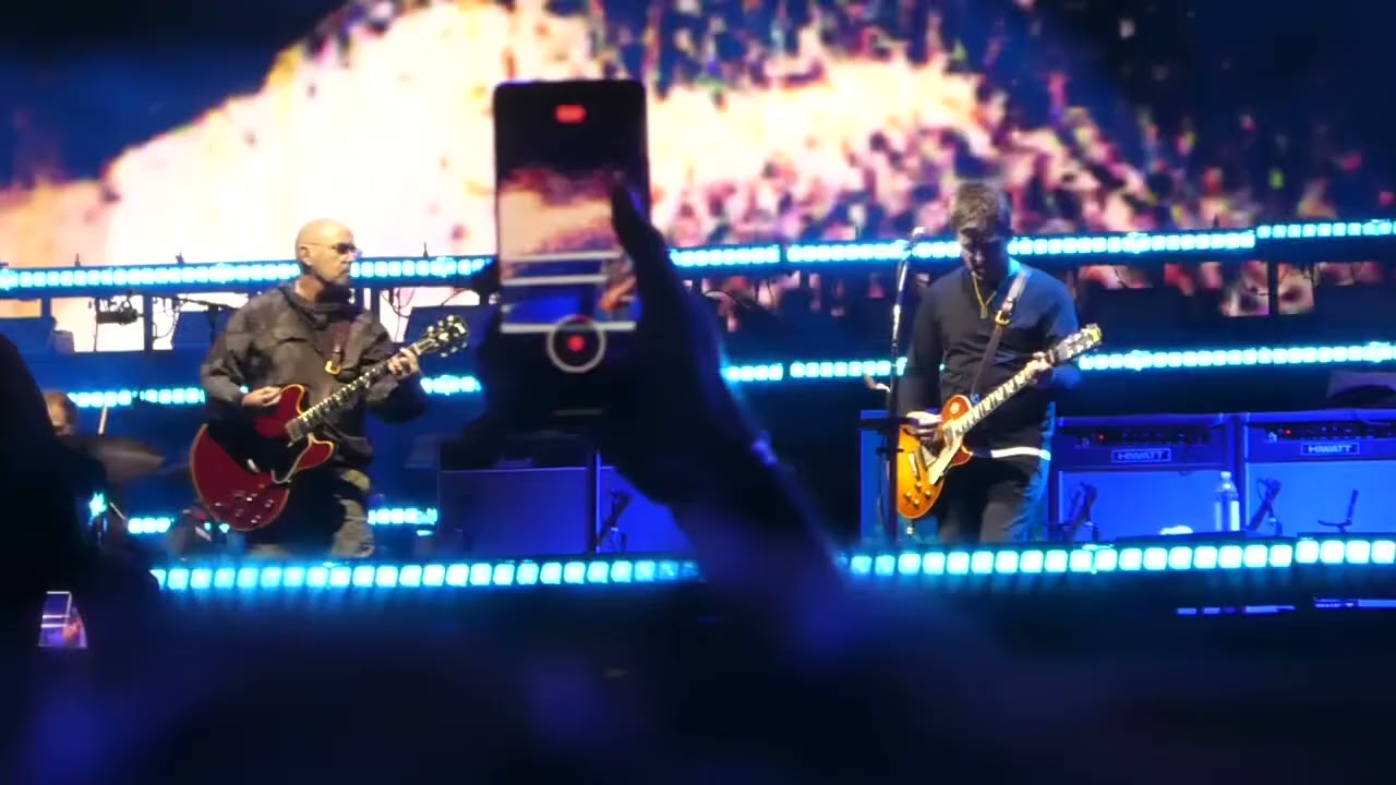 Oasis - Live Forever @ Mexico City, night 1, 2025