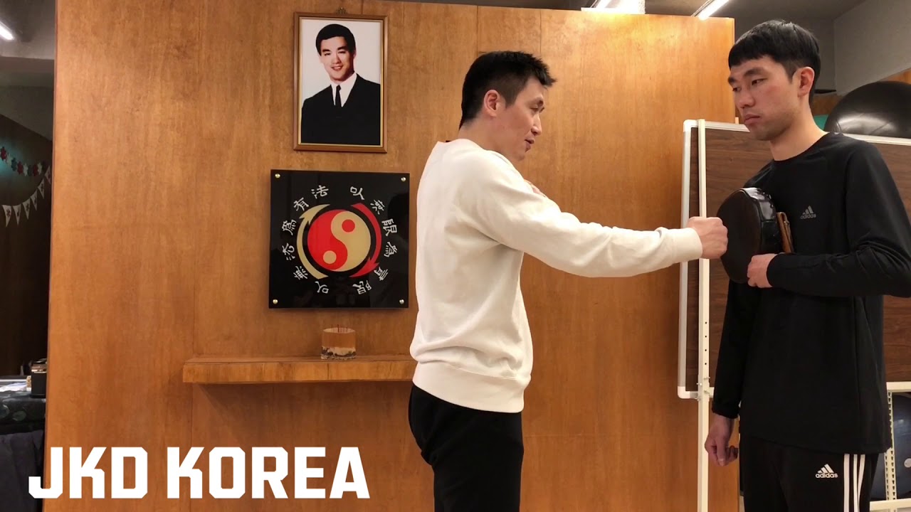 JEETKUNEDO (JKD) : Power Punch ‘SHOCK’ basic & using ‘Rebound energy’