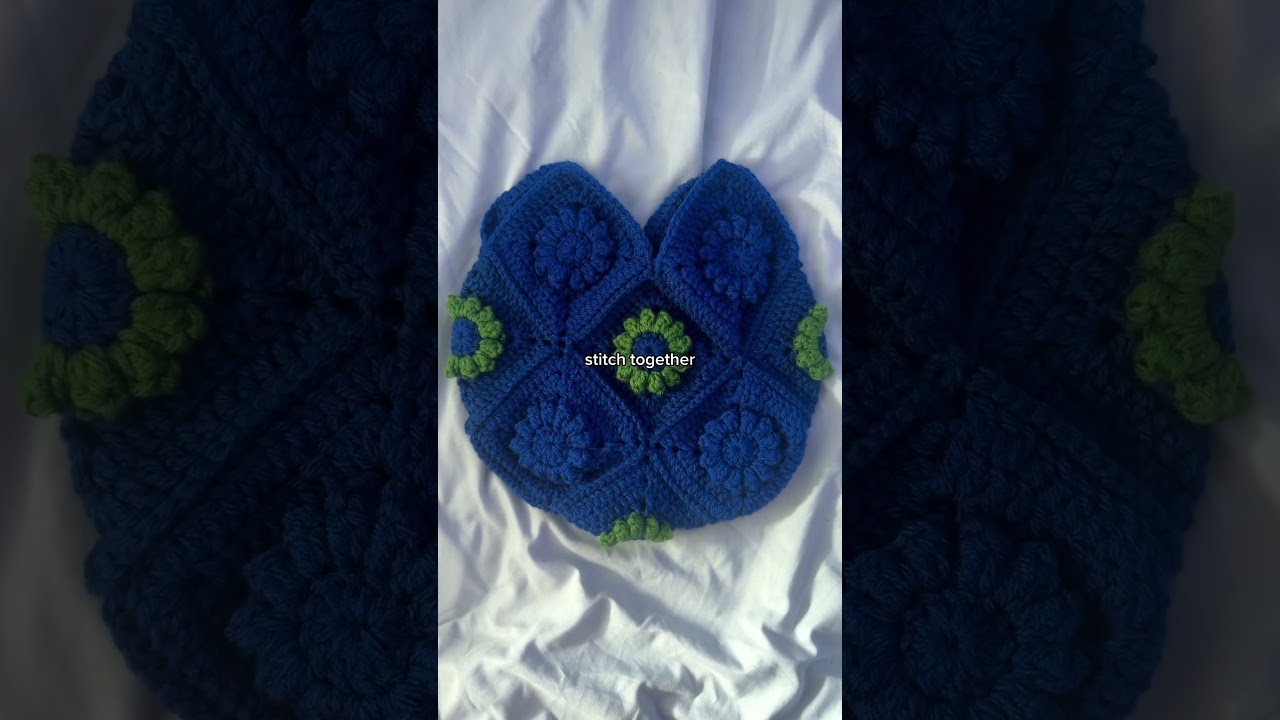 crocheting a blueberry inspired bag! #crochet #grannysquare #crochetbag
