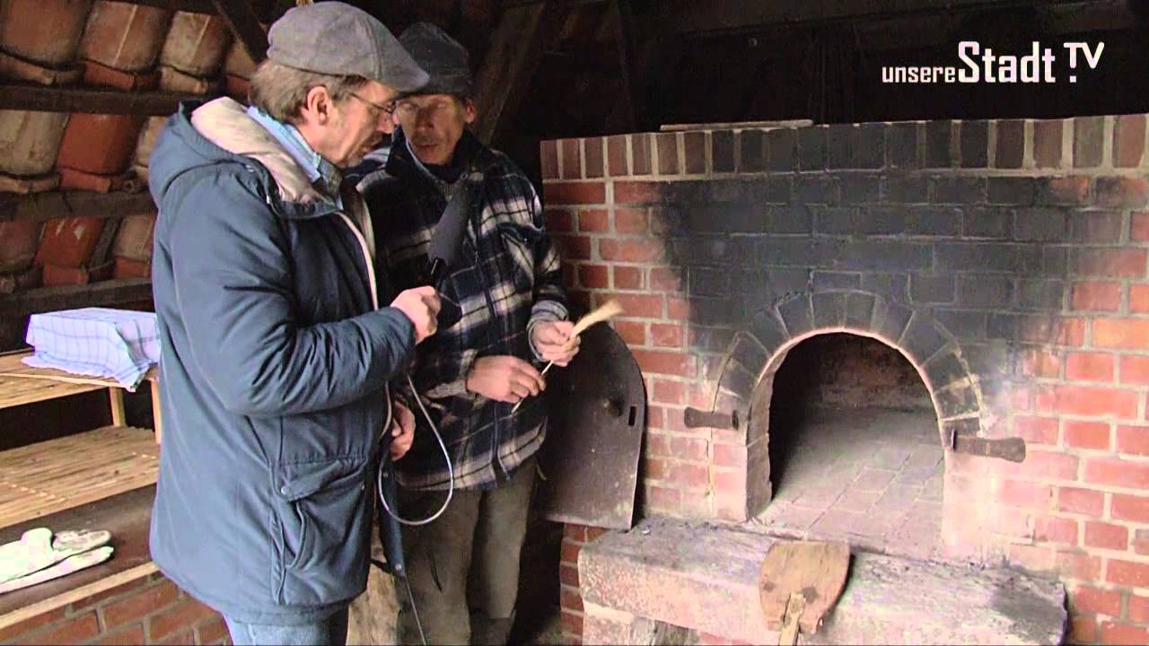 unsereStadt.TV präsentiert: Backen im historischen Steinbackofen in Stade-Hagen