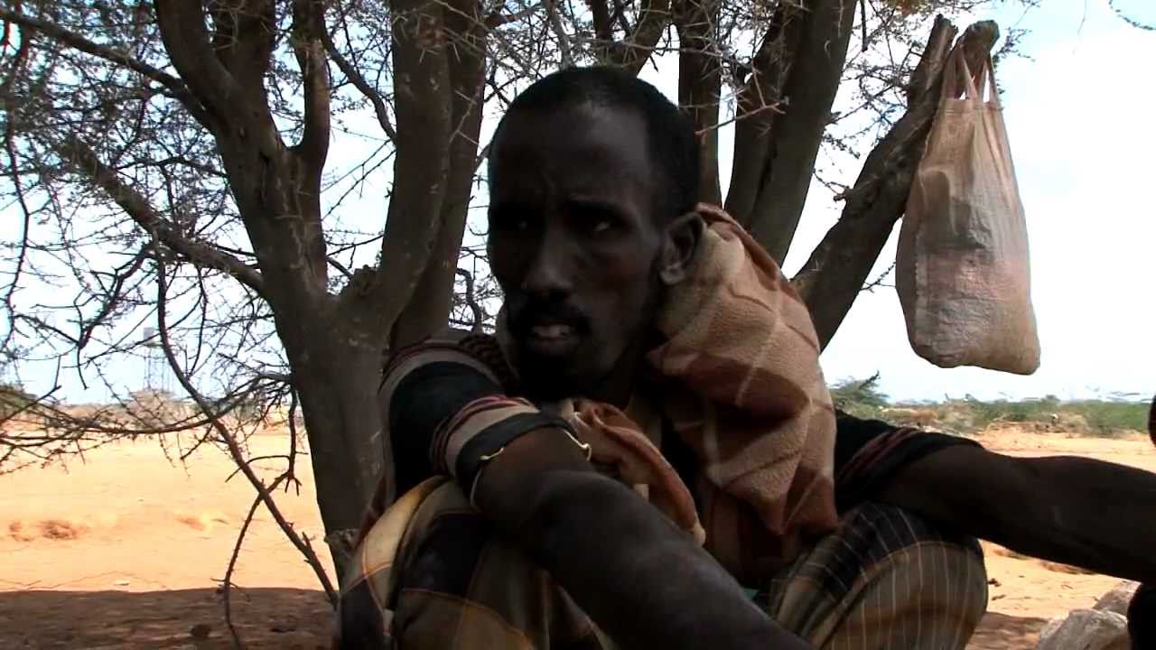 Somali Family Arrives at Dadaab