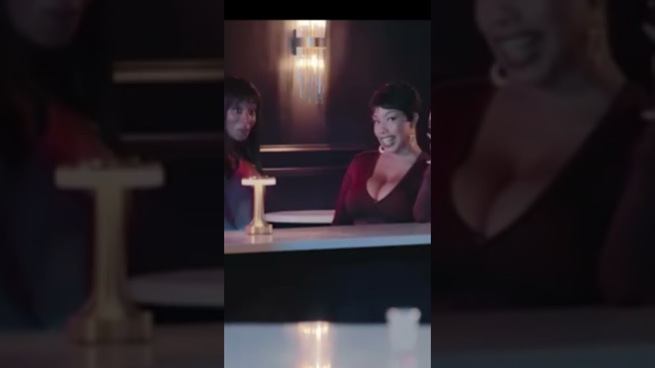 She broke #blackmovie #hollywood #romancemoviereview  #girlsnightout #movie