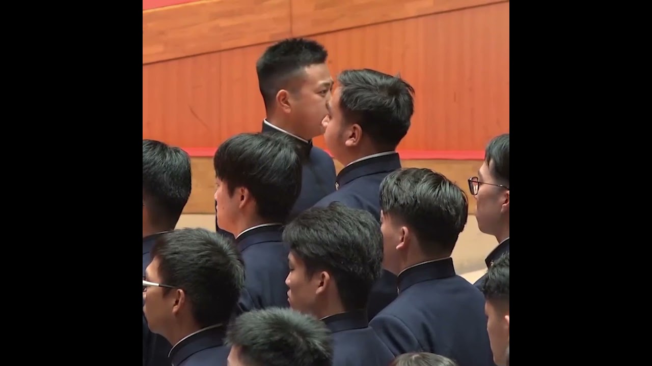 高市内閣総理大臣が帽子投げをして退場する卒業生を拍手で見送る：防衛大学校 卒業式 令和8年3月14日