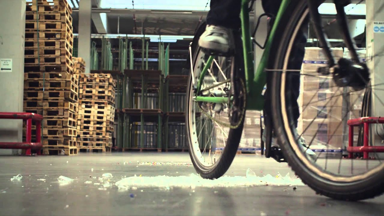 Schwalbe Marathon Plus - the new flatless tire. (English)