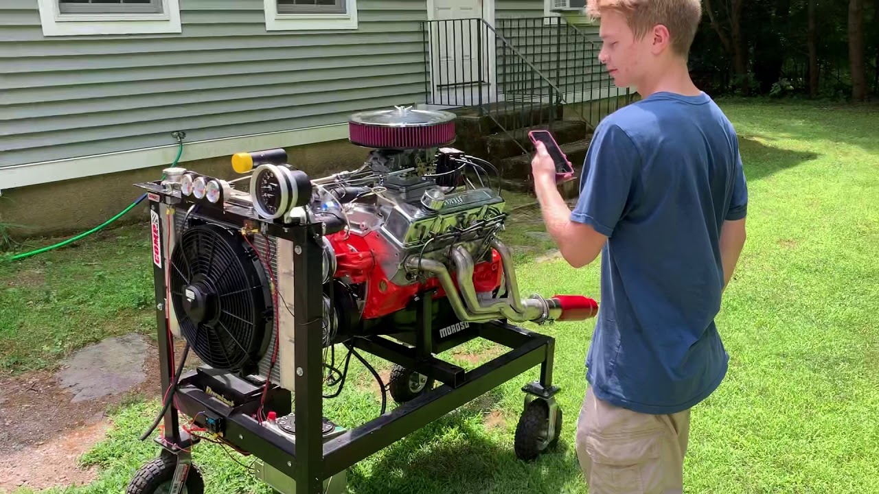 Sam&rsquo;s V8 Shop forged 383 Stroker on the engine run stand