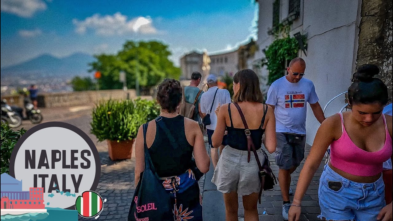 Exploring Naples, Italy: Castel Sant'Elmo to Downtown Walk 🏰🚶‍♂️