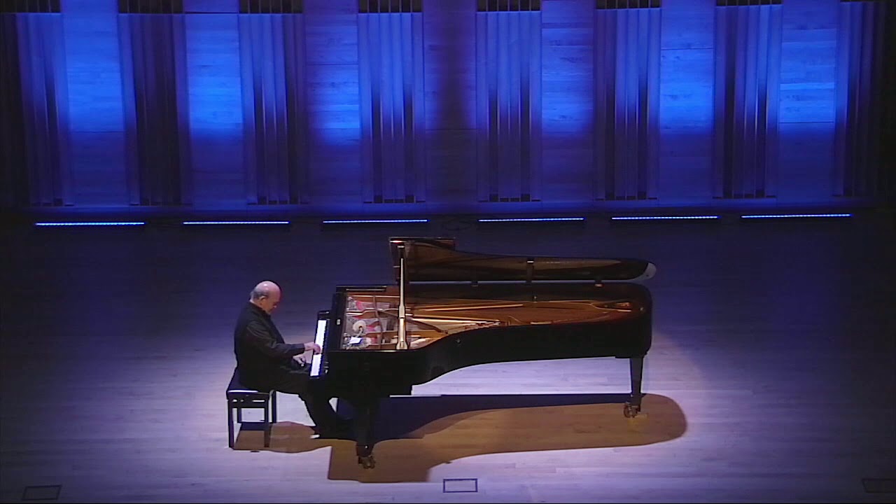 Prelúdio e Fuga em lá menor para órgão | Bach-Liszt  Adriano Jordão, piano