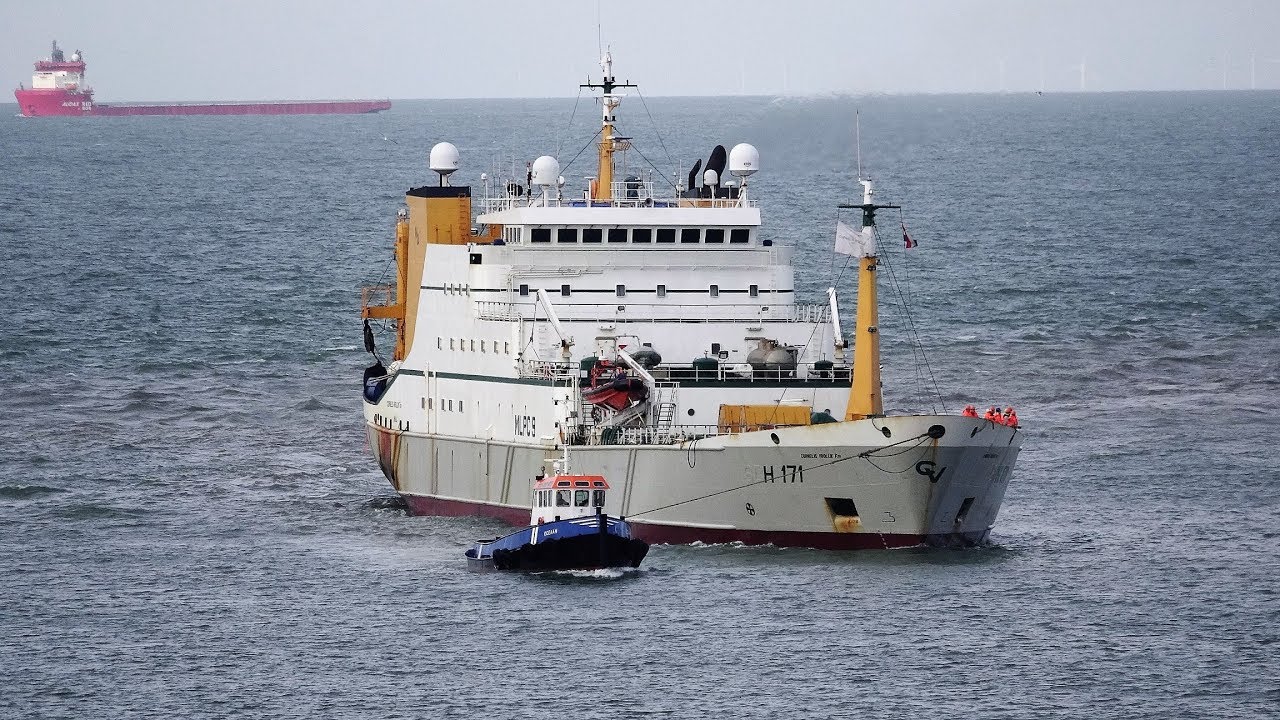 H 171 CORNELIS VROLIJK binnenkomend scheveningen 3-12-2017