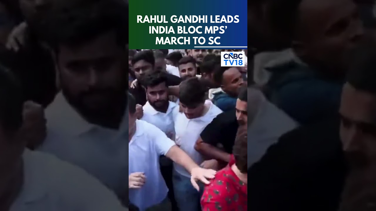 Rahul Gandhi, Priyanka Gandhi & INDIA Bloc MPs March To Supreme Court, Petition Planned | N18S