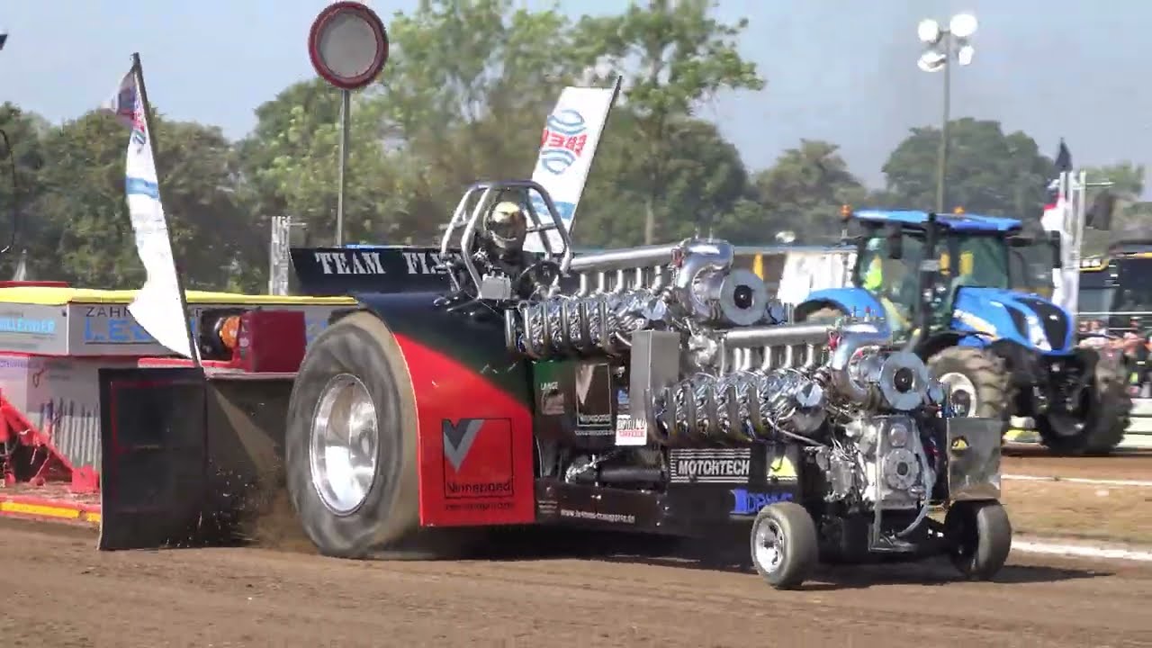 Tractor Pulling Team Flying Hawk BTS Kalkar 2022 by MrJo