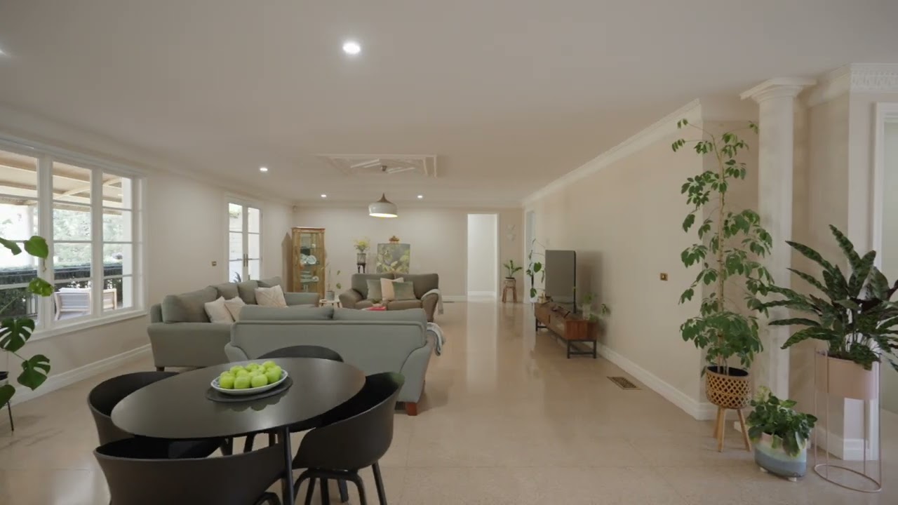 8 Pine Grove, Mickleham