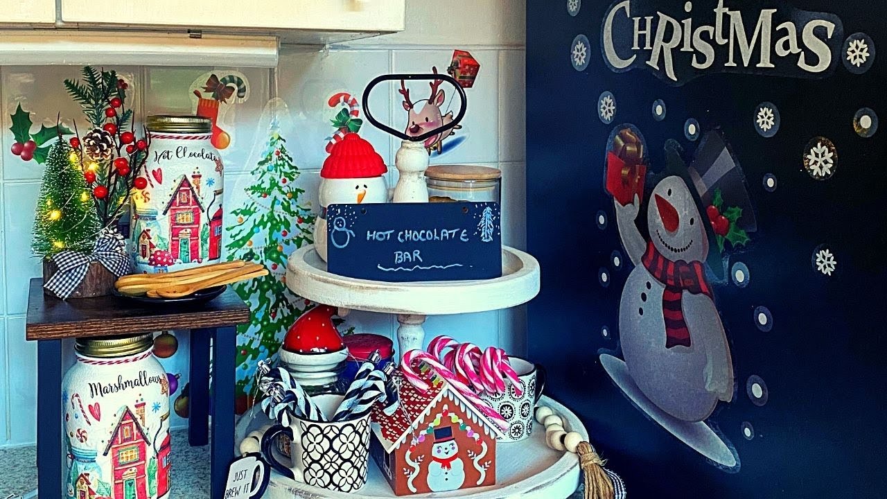 Christmas Hot Chocolate Bar / Christmas Hot Chocolate Station ideas 2021