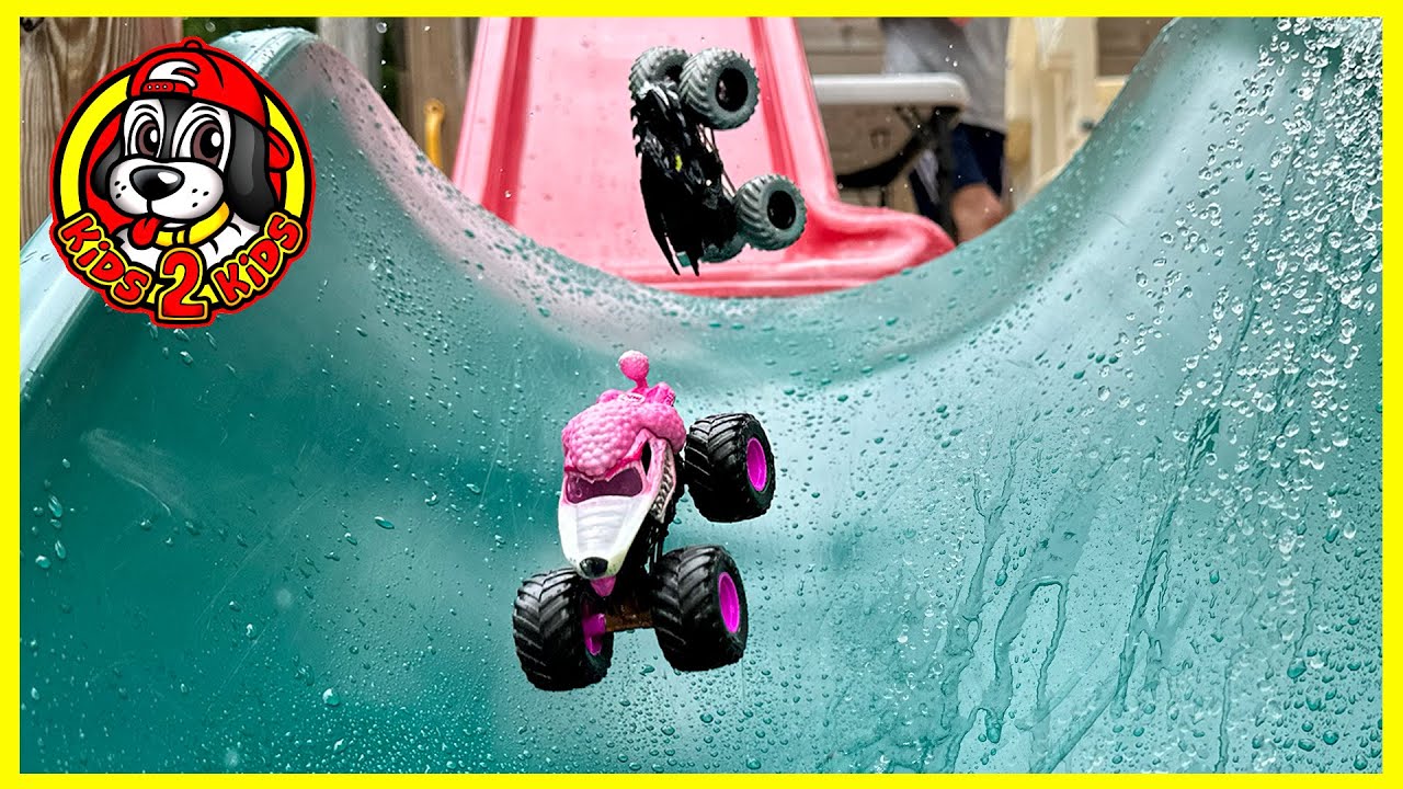 Monster Jam COLOR CHANGERS VS Hot Wheels Monster Trucks COLOR SHIFTERS 💦 HIGHEST DOWNHILL WATER RACE