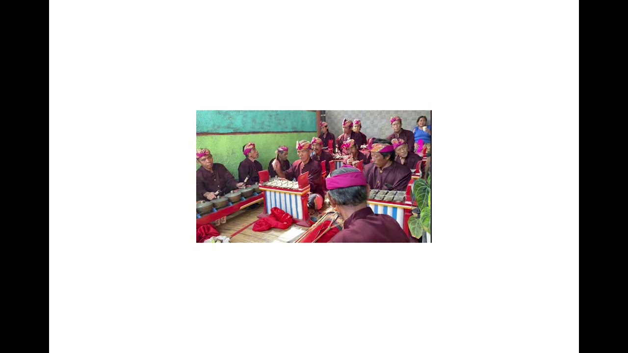 tabuh gong angklung ,sekaa gong abdi budaya ,desa les,