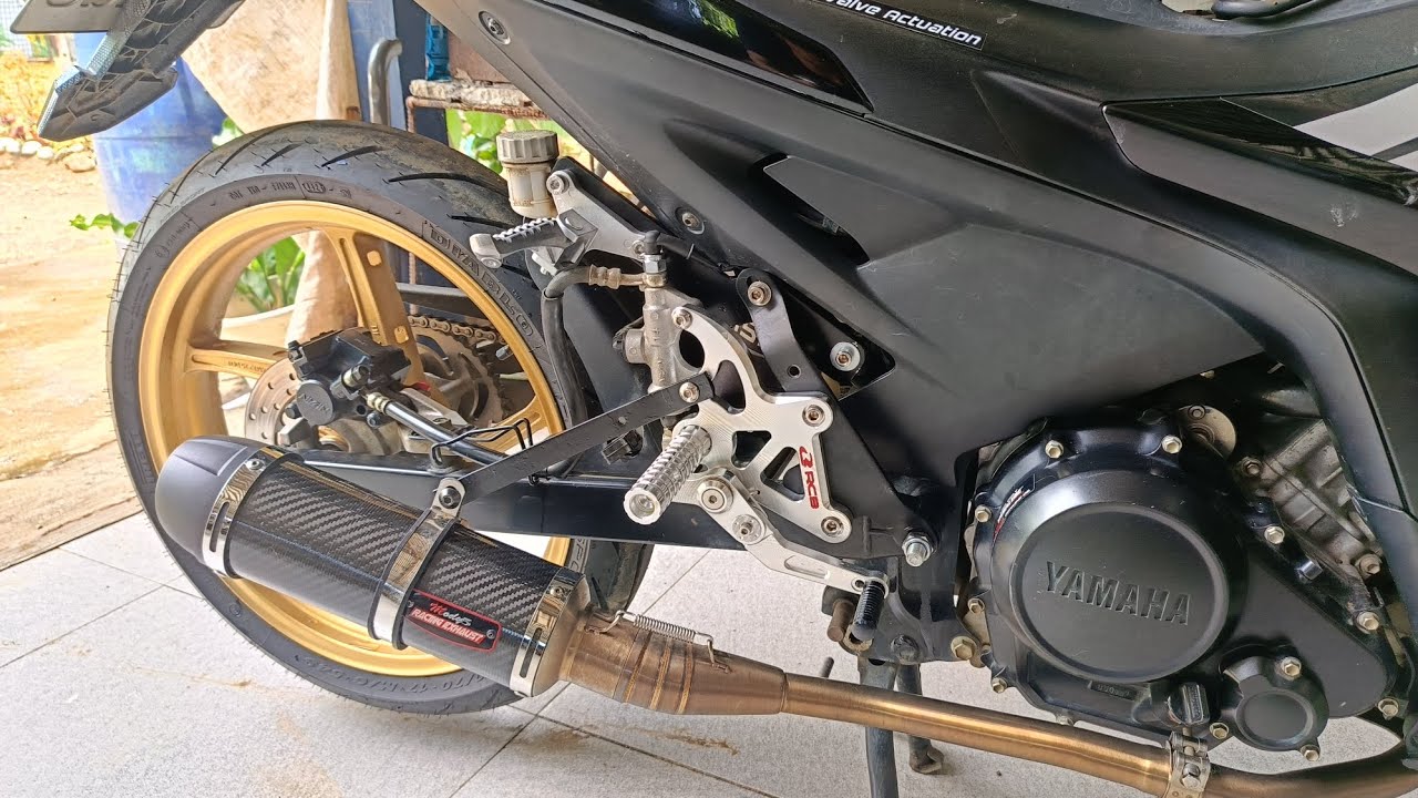 How to install passenger footrest using S1 Single shifter race type RCB #racingboy #yamahasniper155