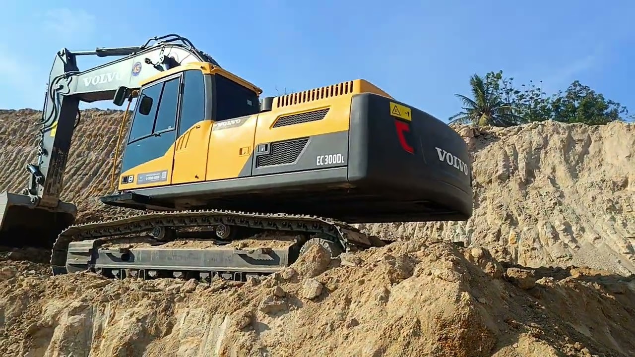 รถ​แม็คโคร​voLvo​300​นะครับ​อาจารย์​ครับ​